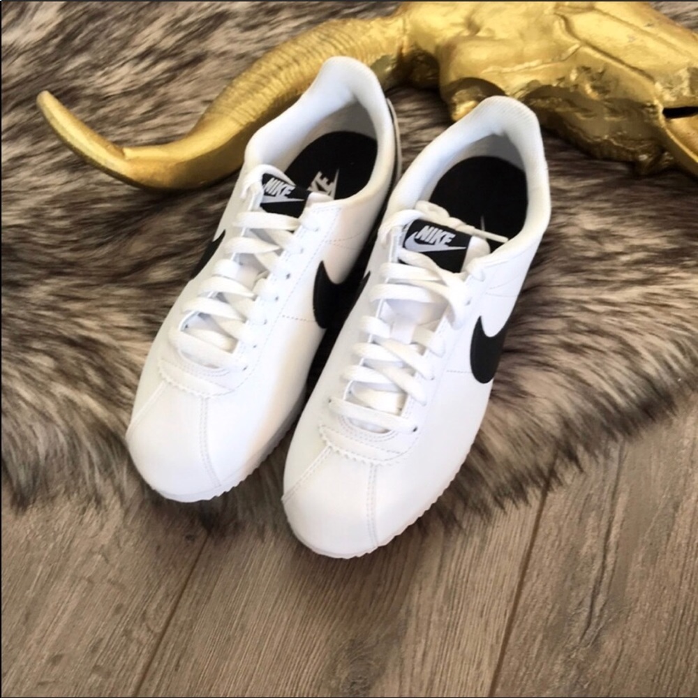 NWTNike Cortez Leather! - Picture 8 of 8